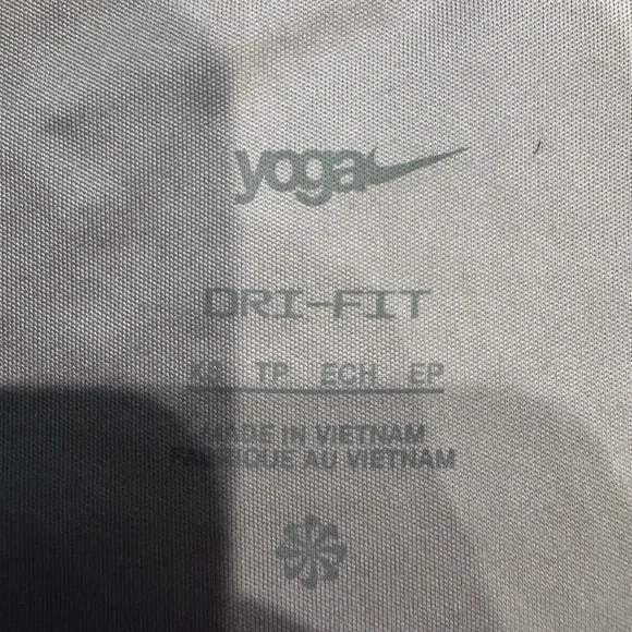 Nike Women's Purple Short Sleeve Tee - Picture 2 of 8